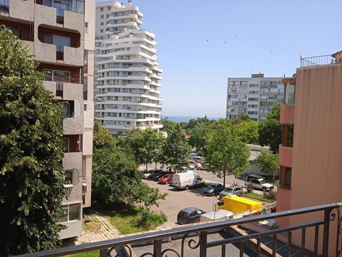 Flora Beach Apartaments Burgas Bagian luar foto