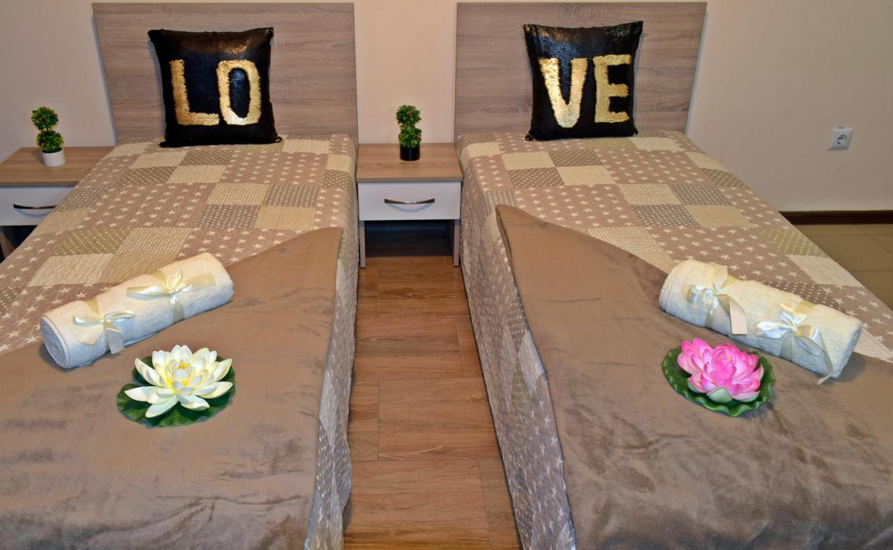 Flora Beach Apartaments Burgas Bagian luar foto