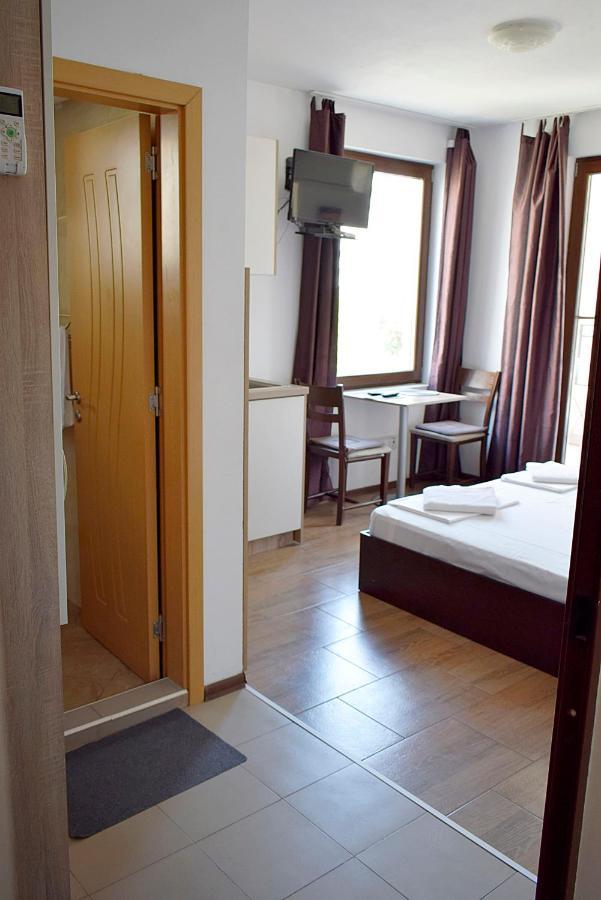 Flora Beach Apartaments Burgas Bagian luar foto