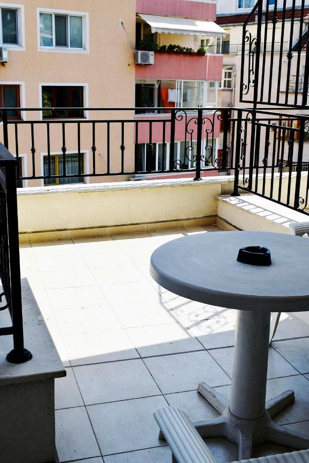 Flora Beach Apartaments Burgas Bagian luar foto