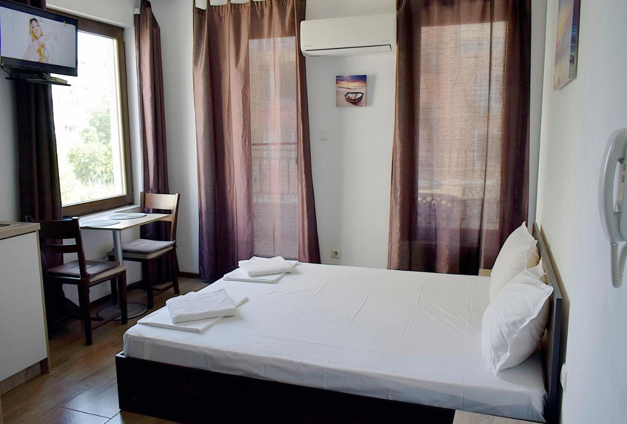 Flora Beach Apartaments Burgas Bagian luar foto