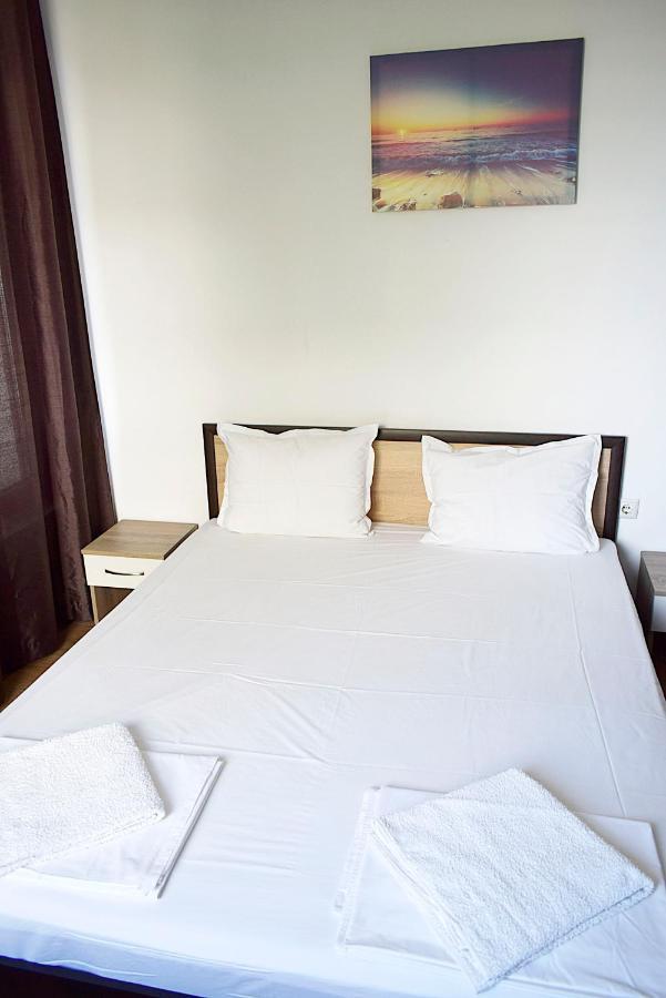 Flora Beach Apartaments Burgas Bagian luar foto