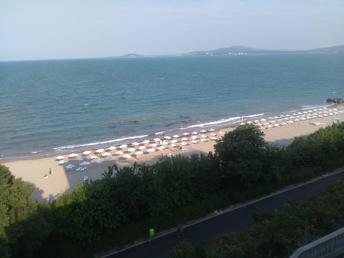 Flora Beach Apartaments Burgas Bagian luar foto