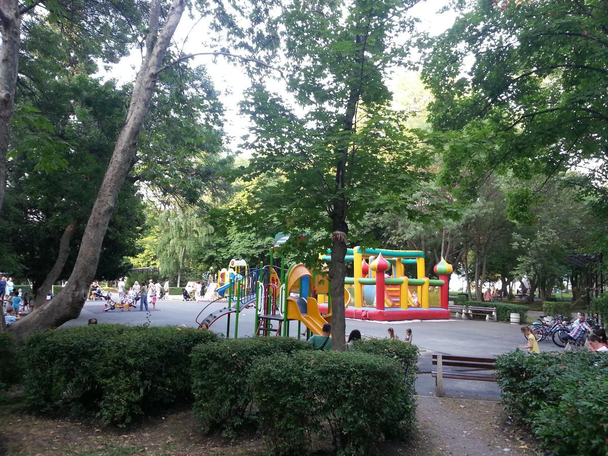 Flora Beach Apartaments Burgas Bagian luar foto