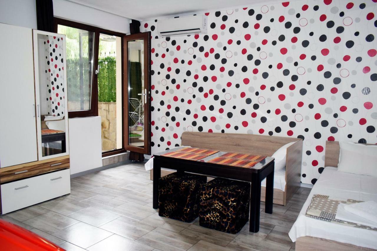 Flora Beach Apartaments Burgas Bagian luar foto