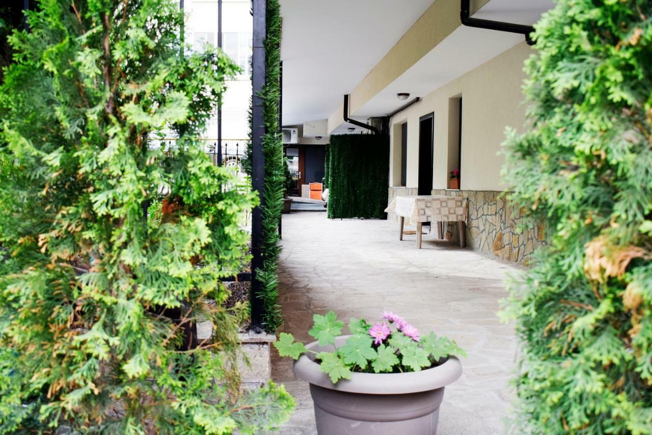 Flora Beach Apartaments Burgas Bagian luar foto